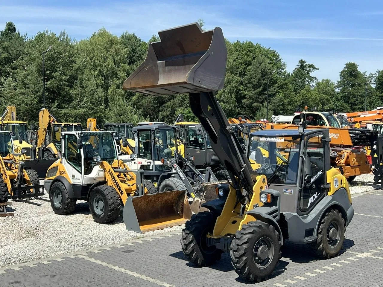 2015 Mecalac AX, 9.999 mth, Import Auf Lager in der EU — Foto 2 z 24