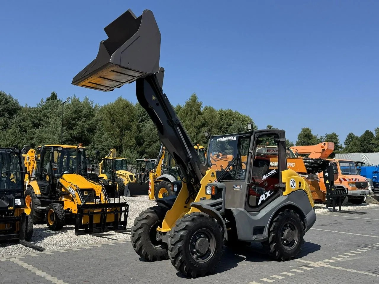 2015 Mecalac AX, 9.999 mth, Import Auf Lager in der EU — Foto 6 z 24