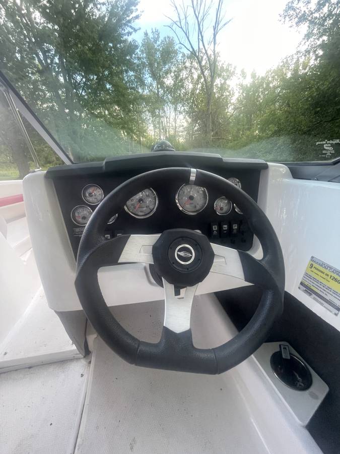 2011 Chaparral, Import USA — Foto 9 z 12