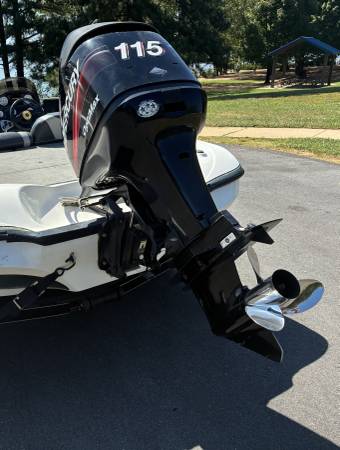 2005 Nitro, Import USA — Foto 6 z 10
