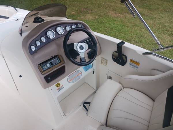 2000 Chaparral, Import USA — Foto 4 z 12