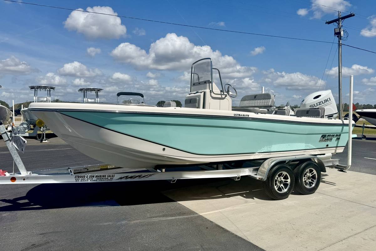 2026 Boston Whaler, Import USA — Foto 5 z 12