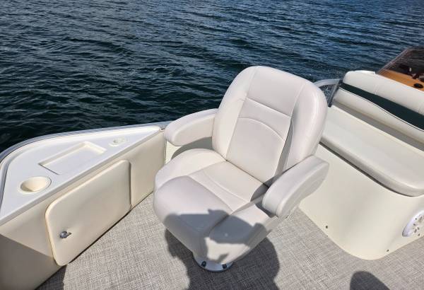 2022 Bennington, Import USA — Foto 9 z 12