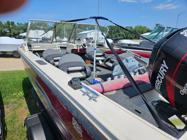 2001 Crestliner, Import USA — Foto 5 z 6