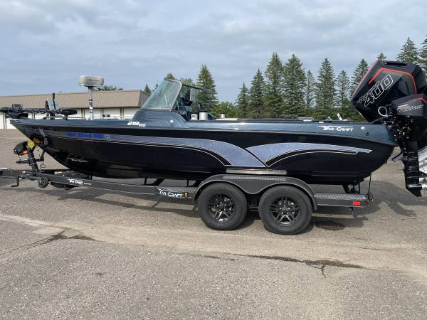 Tracker, Import USA — Foto 1