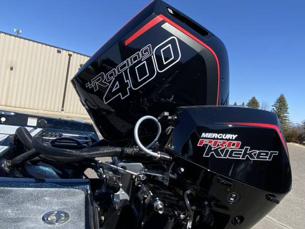 Tracker, Import USA — Foto 6 z 12
