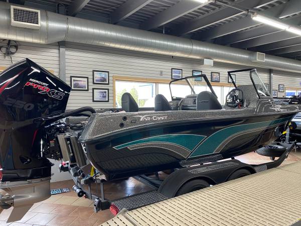 2026 Tracker, Import USA — Foto 1