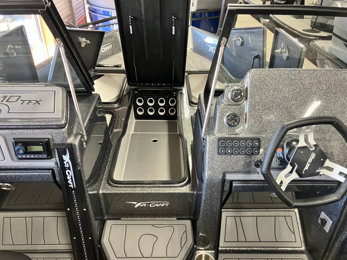 2026 Tracker, Import USA — Foto 11 z 12