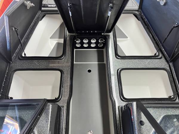 2026 Tracker, Import USA — Foto 12 z 12