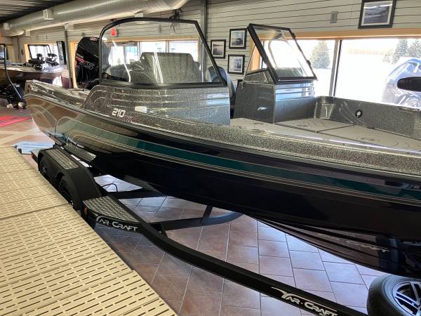2026 Tracker, Import USA — Foto 2 z 12