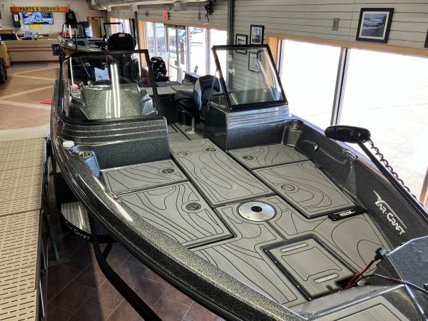 2026 Tracker, Import USA — Foto 3 z 12
