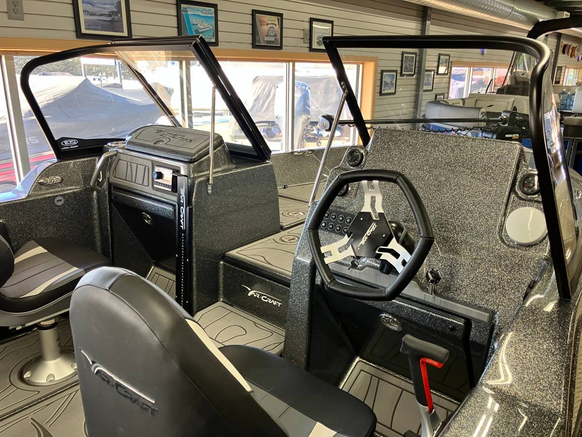 2026 Tracker, Import USA — Foto 5 z 12