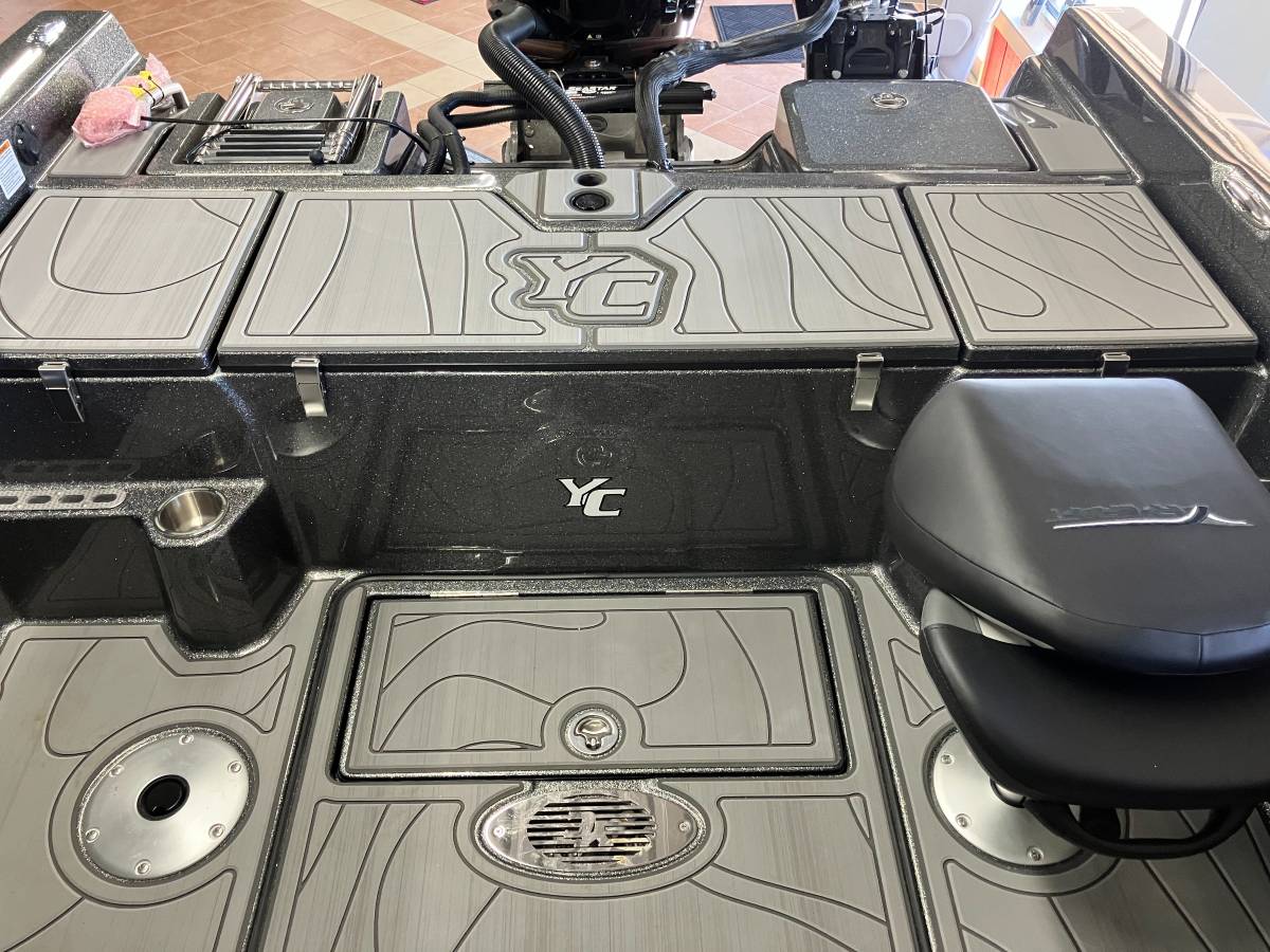 2026 Tracker, Import USA — Foto 7 z 12