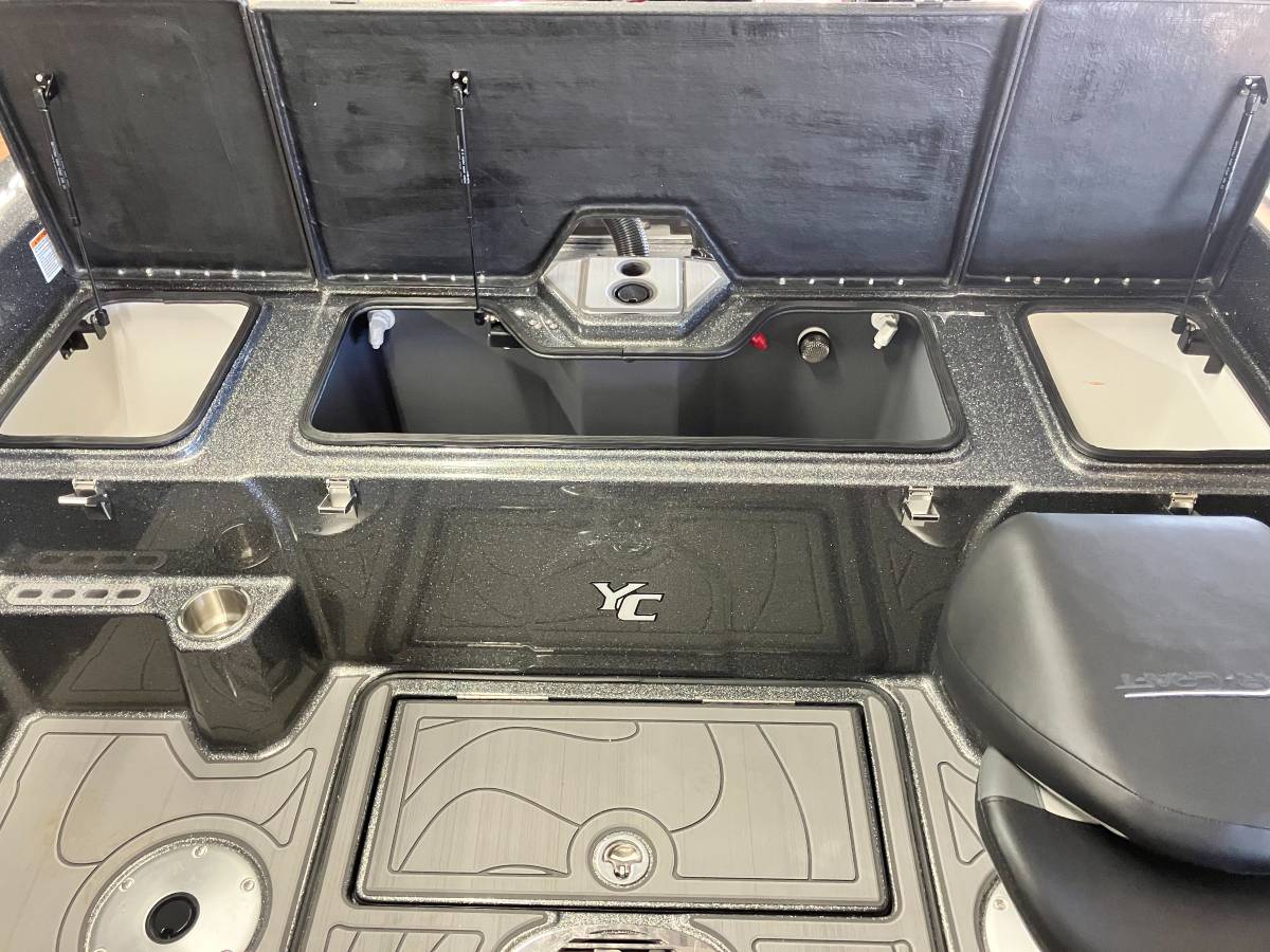 2026 Tracker, Import USA — Foto 8 z 12