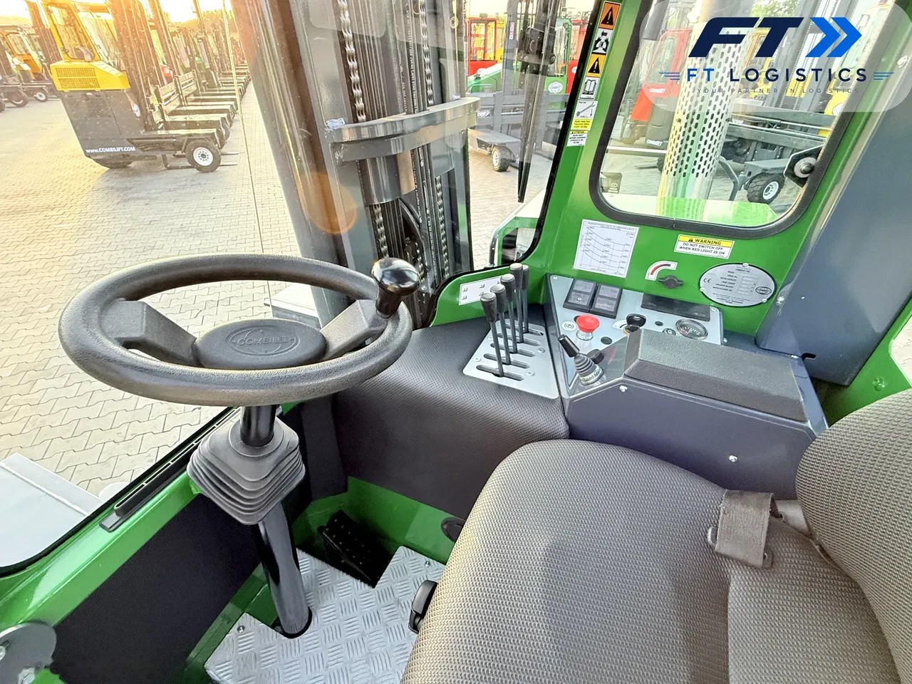 2018 Combilift WÓZEK, 5.450 mth, Import Auf Lager in der EU — Foto 14 z 24