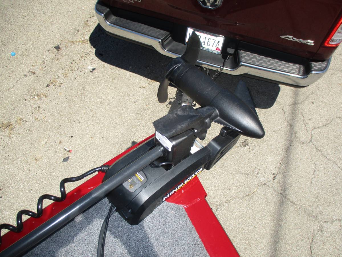2023 Tracker, Import USA — Foto 11 z 12