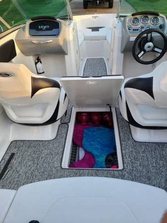 2016 Chaparral, Import USA — Foto 12 z 12