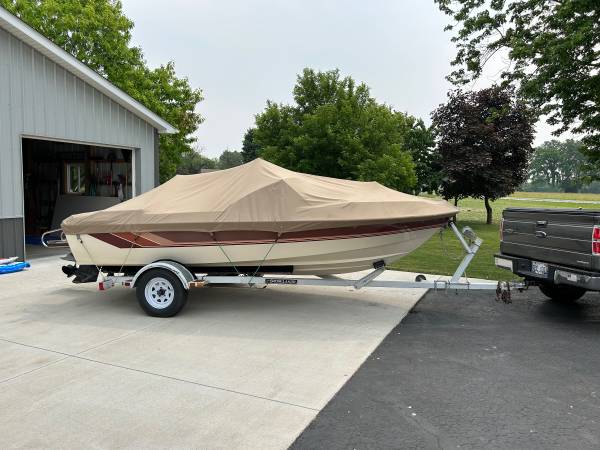 1988 Crestliner, Import USA — Foto 1