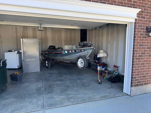 1987 Tracker, Import USA — Foto 2 z 6