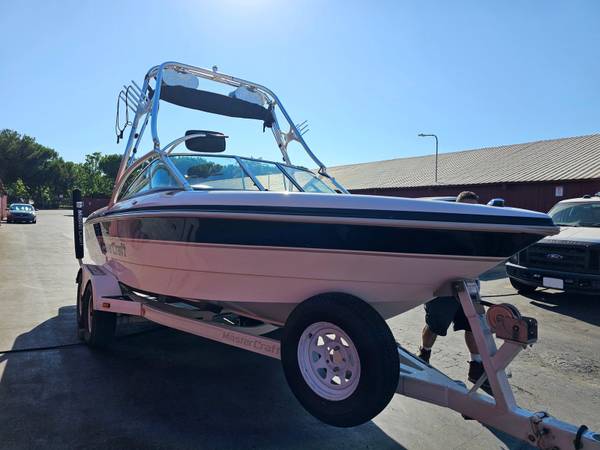 2000 MasterCraft, Import USA — Foto 3 z 6