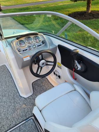2016 Chaparral, Import USA — Foto 9 z 12