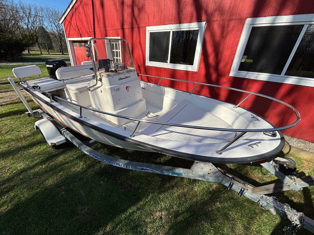 1998 Boston Whaler, Import USA — Foto 9 z 12