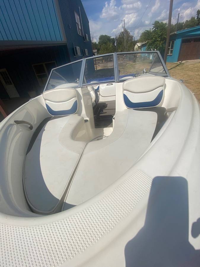 2004 Bayliner, Import USA — Foto 5 z 7