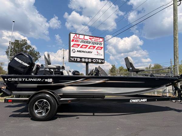 2011 Crestliner, Import USA — Foto 1
