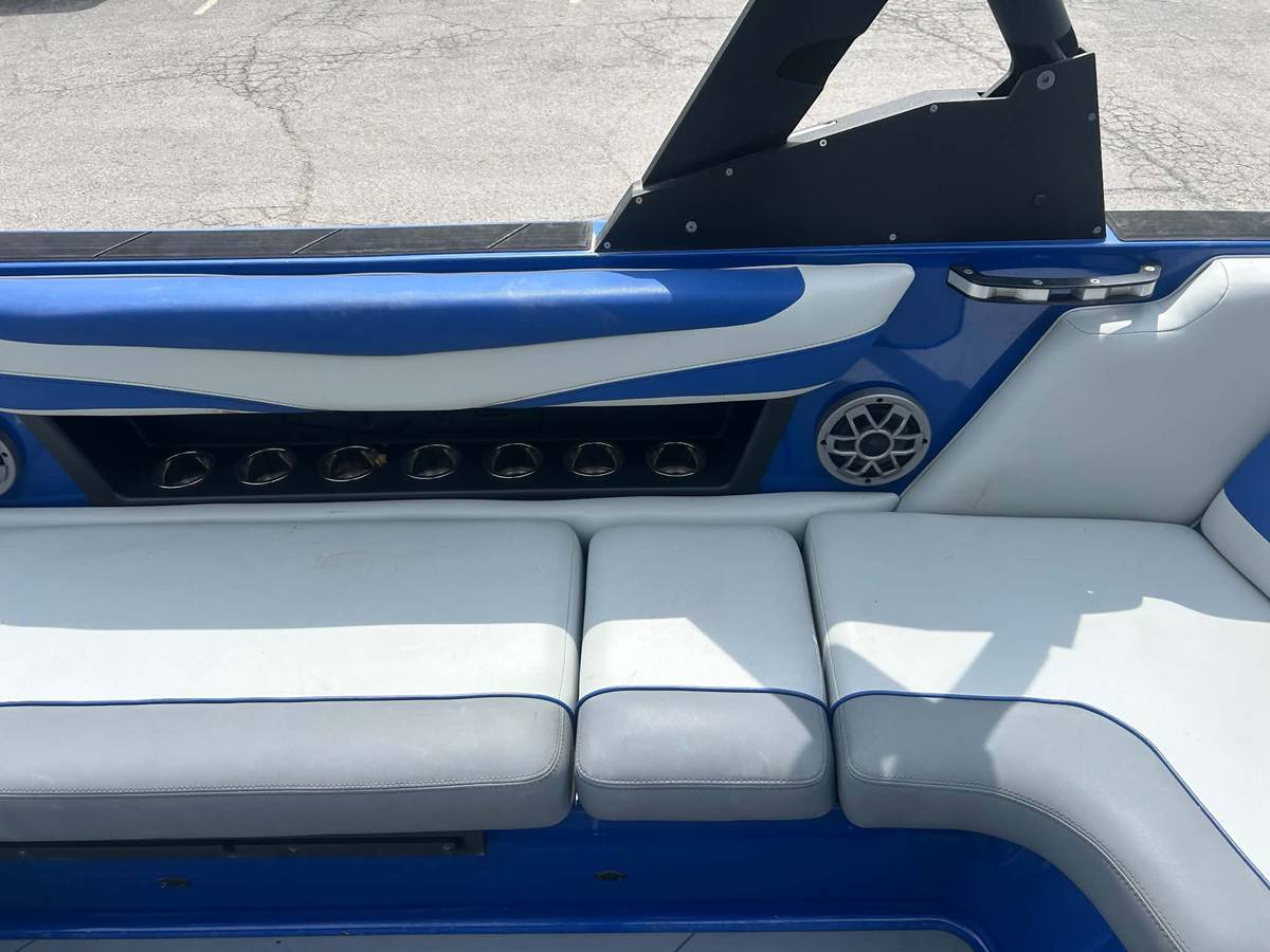 2021 Axis, Import USA — Foto 12 z 12