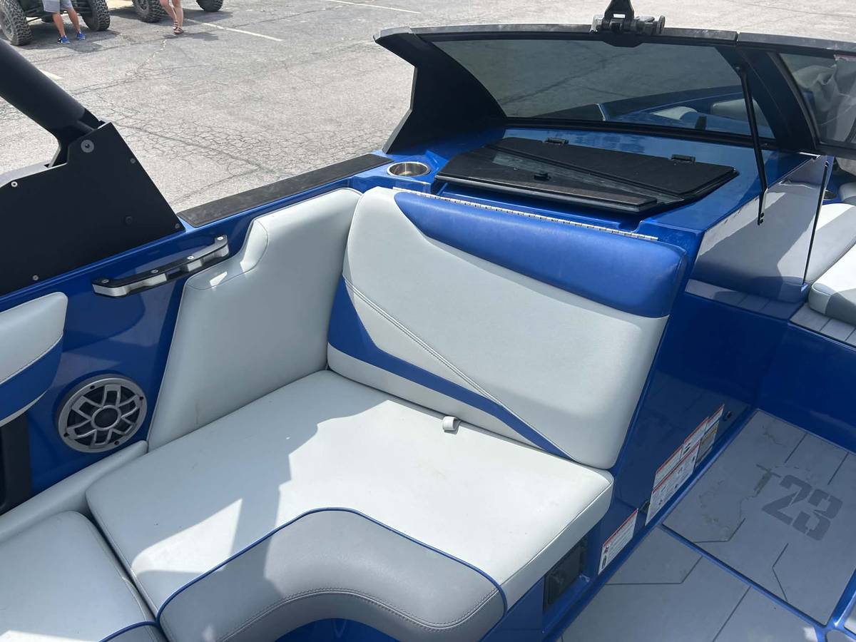 2021 Axis, Import USA — Foto 6 z 12