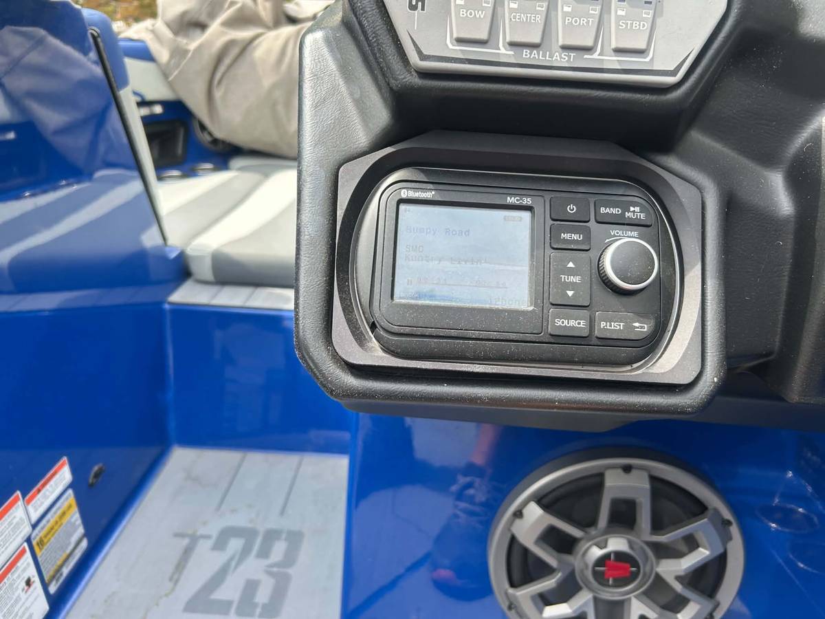 2021 Axis, Import USA — Foto 7 z 12