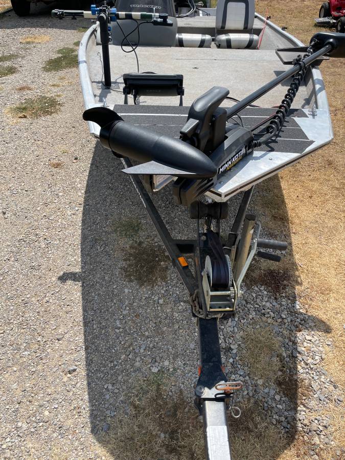 2010 Tracker, Import USA — Foto 3 z 7