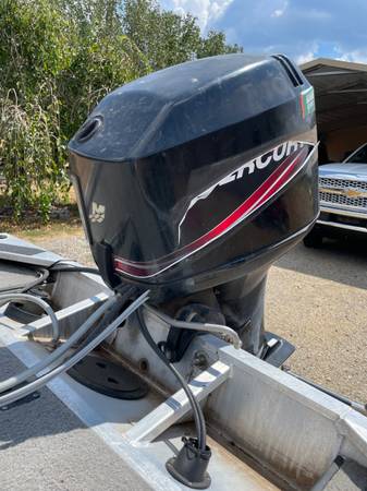 2010 Tracker, Import USA — Foto 6 z 7
