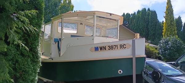 Pilothouse Style Phil Bolger designed Micro Trawler, Import USA — Foto 3 z 6