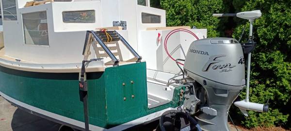 Pilothouse Style Phil Bolger designed Micro Trawler, Import USA — Foto 5 z 6
