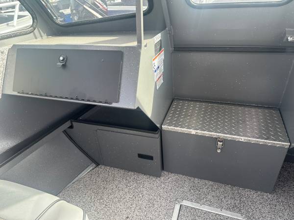 2026 Crestliner, Import USA — Foto 6 z 10