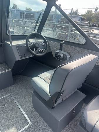 2026 Crestliner, Import USA — Foto 7 z 10