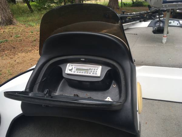 2006 Nitro, Import USA — Foto 7 z 10