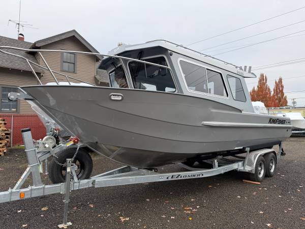 2026 Crestliner, Import USA — Foto 1