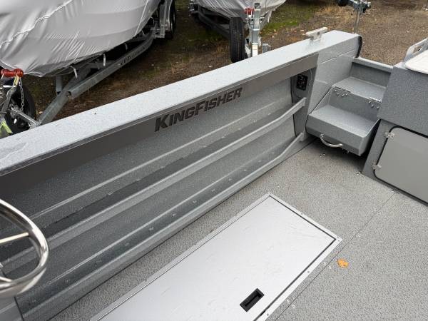 2026 Crestliner, Import USA — Foto 11 z 12