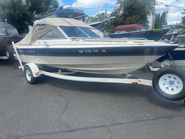 1995 Bayliner, Import USA — Foto 1 z 2 1995 Bayliner, Import USA — Foto 1 z 2