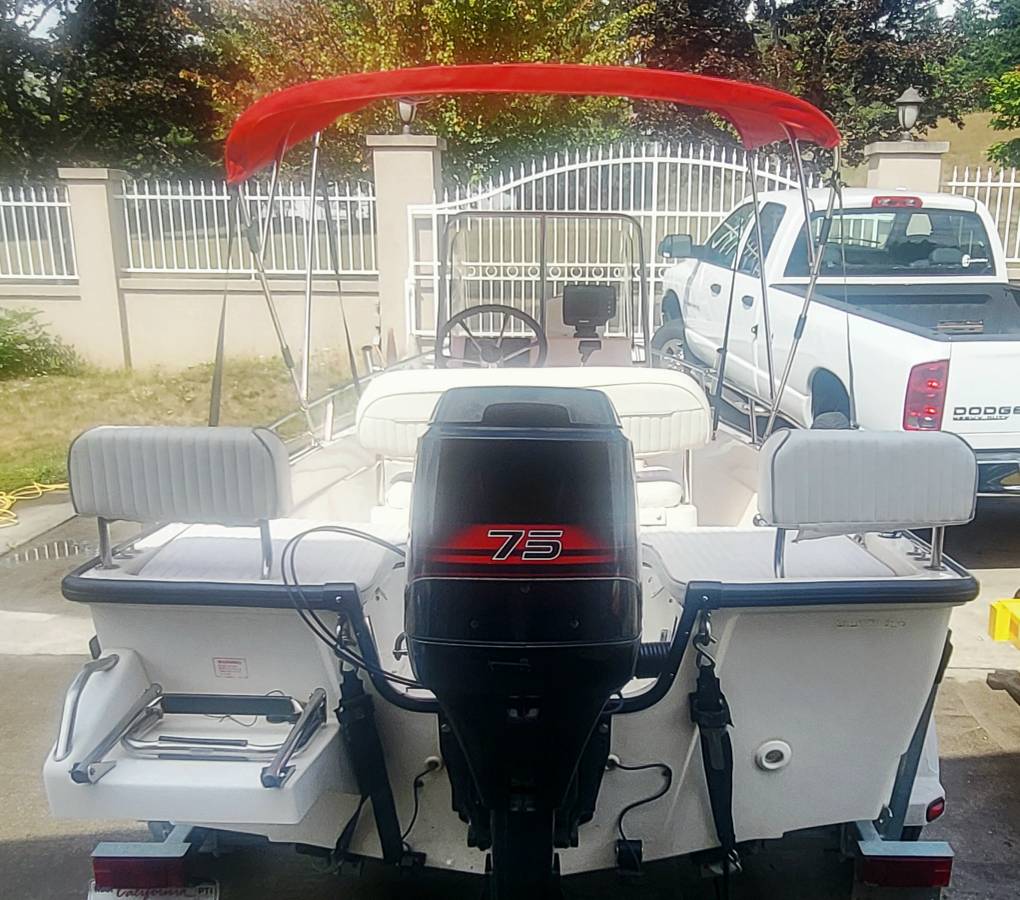 1998 Boston Whaler, Import USA — Foto 2 z 12