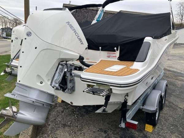 2025 Bayliner, Import USA — Foto 2 z 6