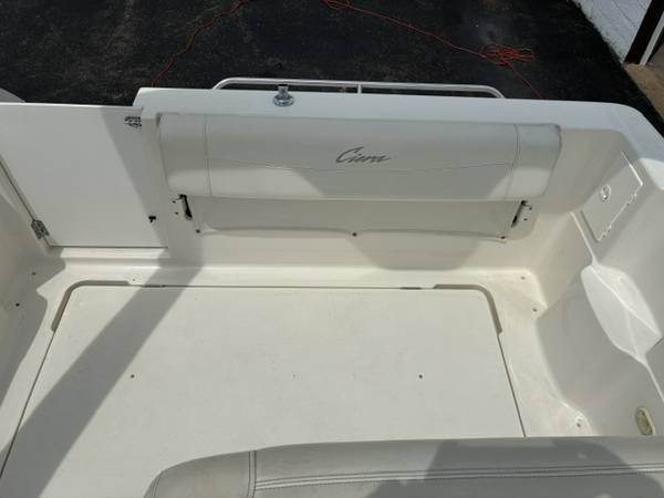 Bayliner, Import USA — Foto 8 z 12