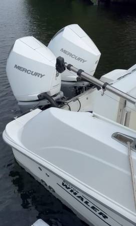 2014 Boston Whaler, Import USA — Foto 3 z 8