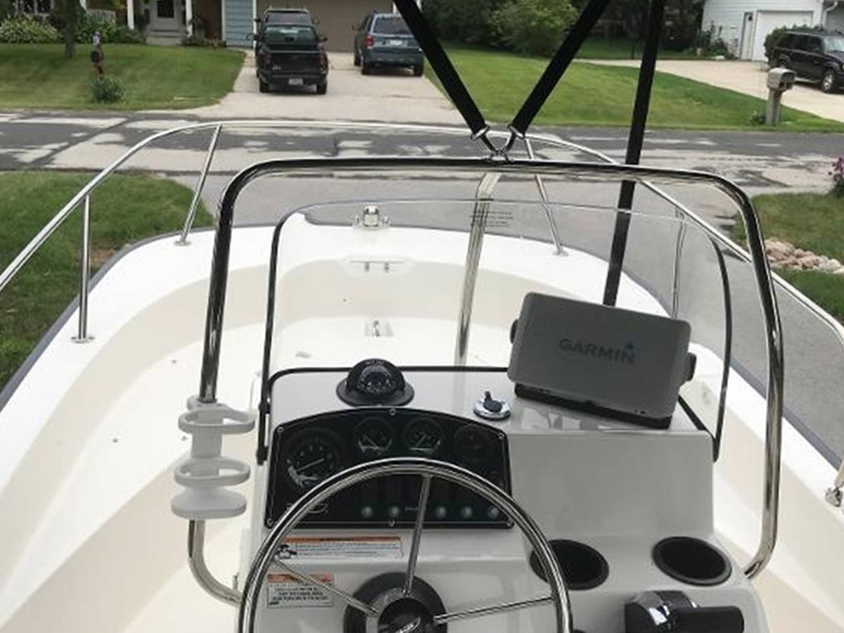 2016 Boston Whaler, Import USA — Foto 4 z 5