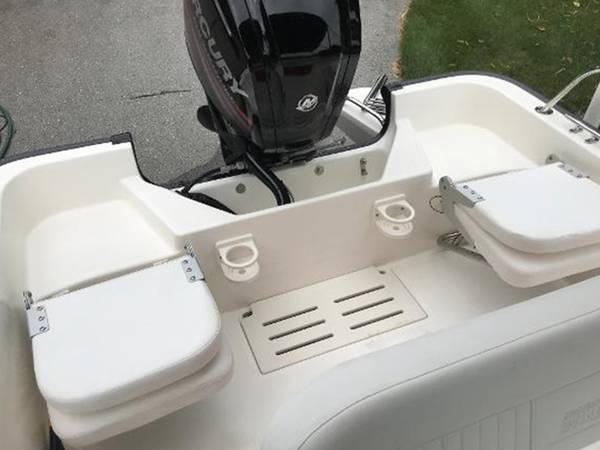 2016 Boston Whaler, Import USA — Foto 5 z 5