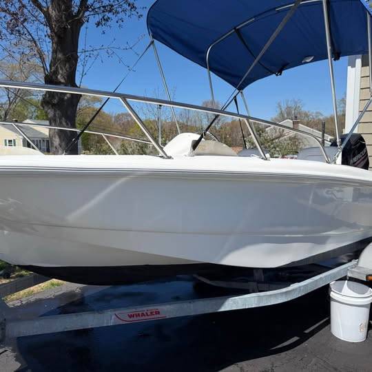 2015 Boston Whaler, Import USA — Foto 5 z 8