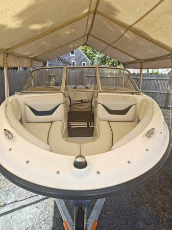 2004 Bayliner, Import USA — Foto 1