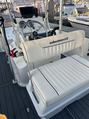 2019 Bayliner, Import USA — Foto 3 z 9